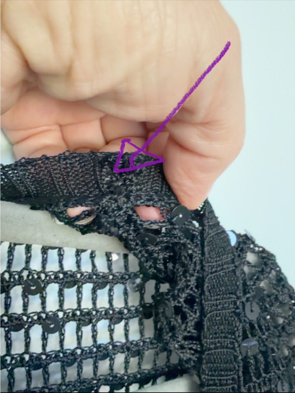 Le Château Black Sequin Open Knit Cropped Cardigan Shrug M - Picture 6 of 6